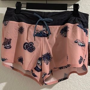 NWT Run in Rabbit (@runinrabbit) Surf ‘n Turf Running Shorts 2.5” Medium
